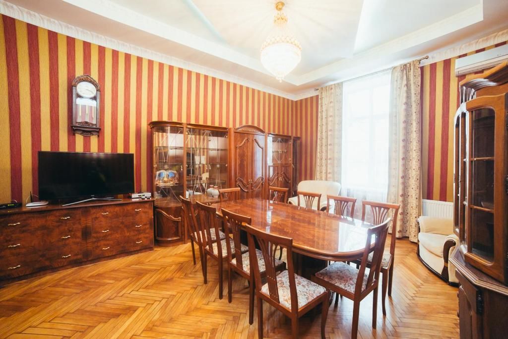 Апартаменты 4 ком. VIP в центре города, комнаты изолированные. Львов-49